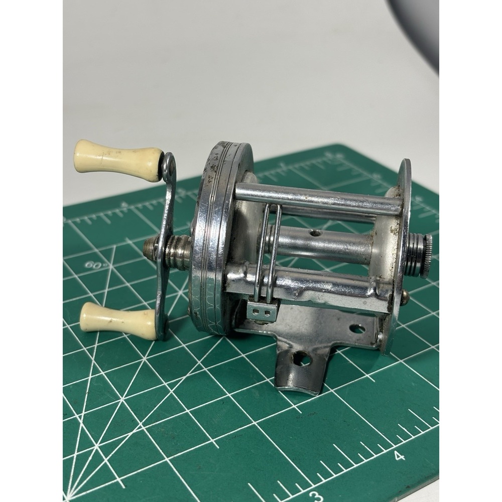 Vintage J.C. Higgins Model 312.39640 Bait Casting Fishing Reel - Picture 4 of 8